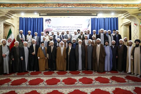 تصاویر / مراسم عمامه گذاری طلاب مدارس علمیه استان قزوین