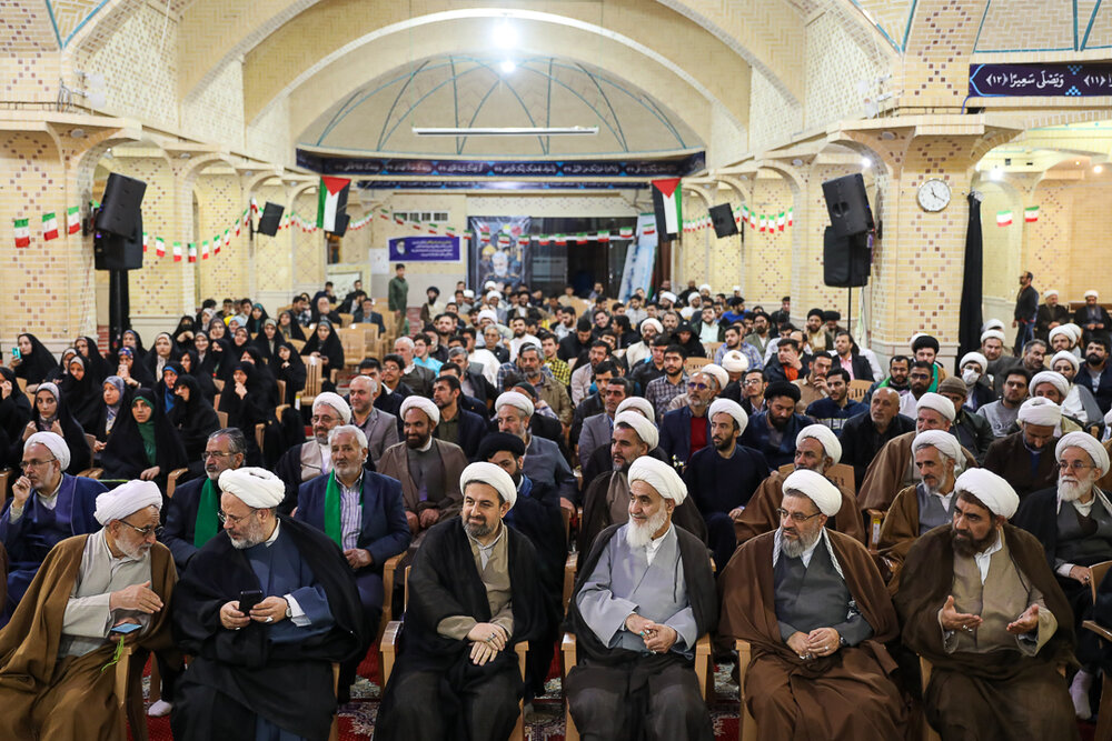 همه پیغمبران در پیامبر ما خلاصه شدهاند