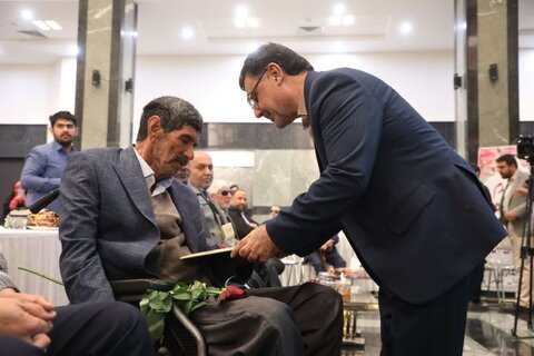 تصاویر/ آیین تجلیل از مقام جانباز در ارومیه