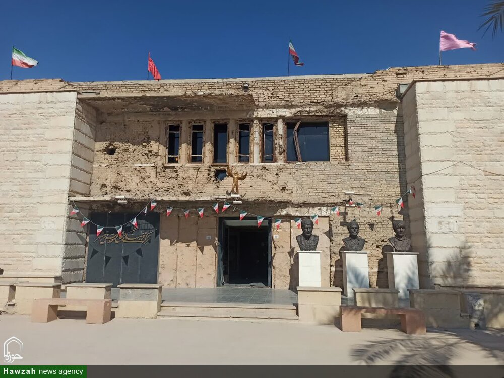 بازدید طلاب و اساتید مدرسه علمیه کوثر از مرکز فرهنگی و موزه دفاع مقدس خرمشهر