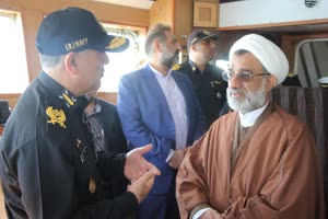 بازدید دبیر شورای عالی انقلاب فرهنگی از دستاوردهای نیروی دریایی ارتش در بندرعباس