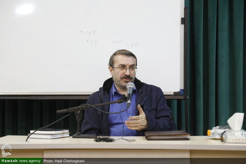 بالصور/ إقامة ندوة علمية بعنوان "أئمة الشيعة عليهم السلام من منظور الباحثين الغربيين" بمدينة قم المقدسة