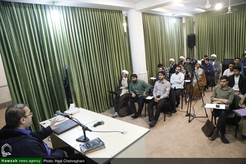 بالصور/ إقامة ندوة علمية بعنوان "أئمة الشيعة عليهم السلام من منظور الباحثين الغربيين" بمدينة قم المقدسة