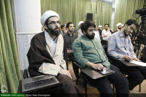 بالصور/ إقامة ندوة علمية بعنوان "أئمة الشيعة عليهم السلام من منظور الباحثين الغربيين" بمدينة قم المقدسة