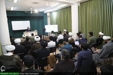 بالصور/ إقامة ندوة علمية بعنوان "أئمة الشيعة عليهم السلام من منظور الباحثين الغربيين" بمدينة قم المقدسة