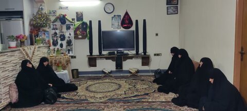 تصاویر دیدار مجموعه مدیریتی حوزه های علمیه خواهران کشور با خانواده شهید مدافع امنیت در کوهدشت