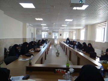 اقدامات تحولی معاونت پژوهش حوزه خواهران تشریح شد/ لزوم کاربردی بودن رساله‌ها و موضوعات پژوهش طلاب