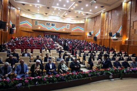 تصاویر/ پنجمین اجلاس سراسری نماز دانشآموزان در استان کرمانشاه