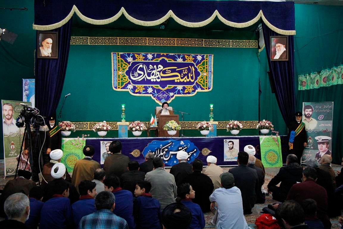 تصاویر/ گردهمایی خانوادگی طلاب و فضلای سمنان در مسجد جمکران با سخنرانی آیت‌الله خاتمی