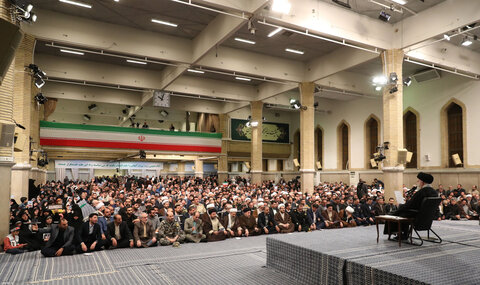 تصاویر/ دیدار هزاران نفر از مردم آذربایجان شرقی با رهبر معظم انقلاب