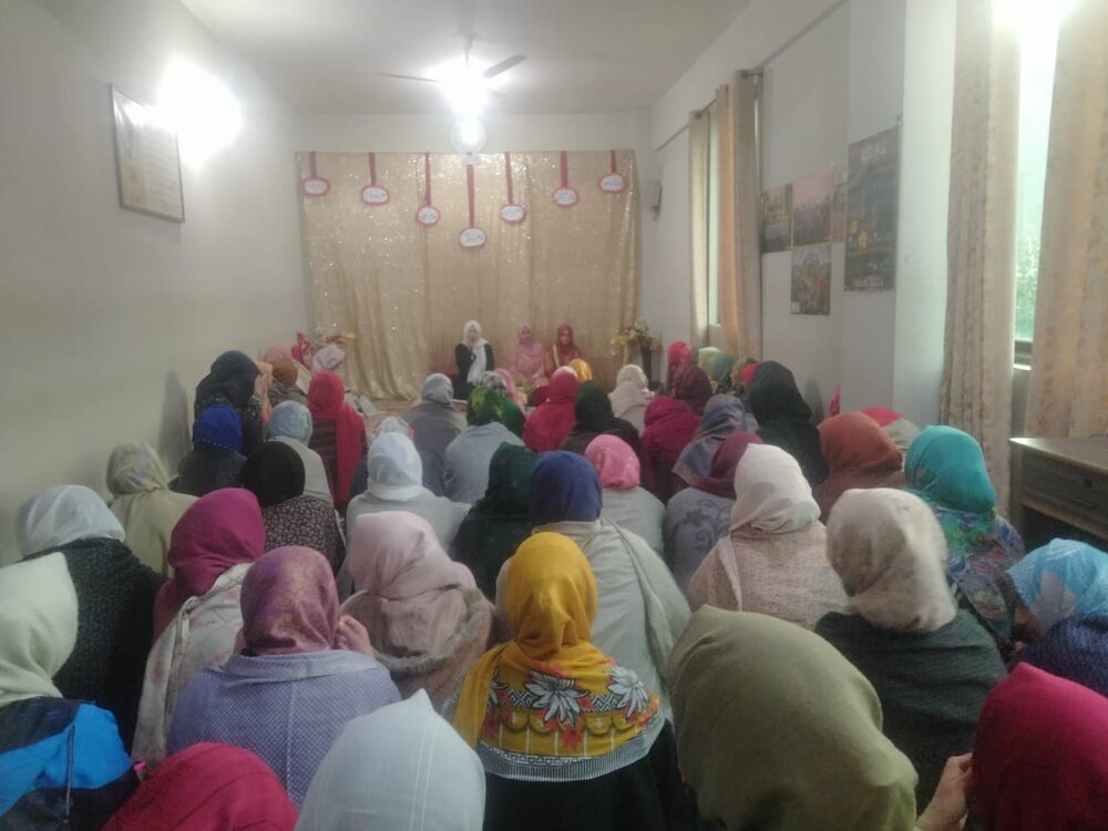 हज़रत अब्बास (अ) का जीवन सिखाता है कि मनुष्य को ईश्वर का एक नेक और आज्ञाकारी सेवक होना चाहिएः सुश्री शहर बानो