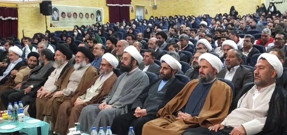 آینده جهان بر اساس آرمانهای نظام جمهوری اسلامی مدیریت میشود