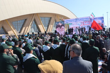 تبعیت از فرامین امامین انقلاب محوریت وصیت نامه شهدا است