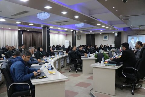 تصاویر/ نشست تبیینی و گفتمانی ویژه جمعی از مدیران مدارس شهرستان ارومیه