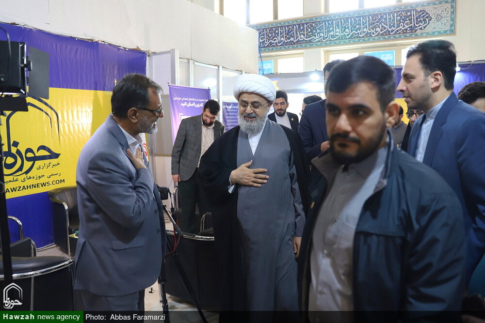 تصاویر/ ایرانی میڈیا کی 24ویں نمائش میں مجمع جہانی تقریب کے سکریٹری جنرل کا حوزہ نیوز ایجنسی کے سیکشن کا دورہ