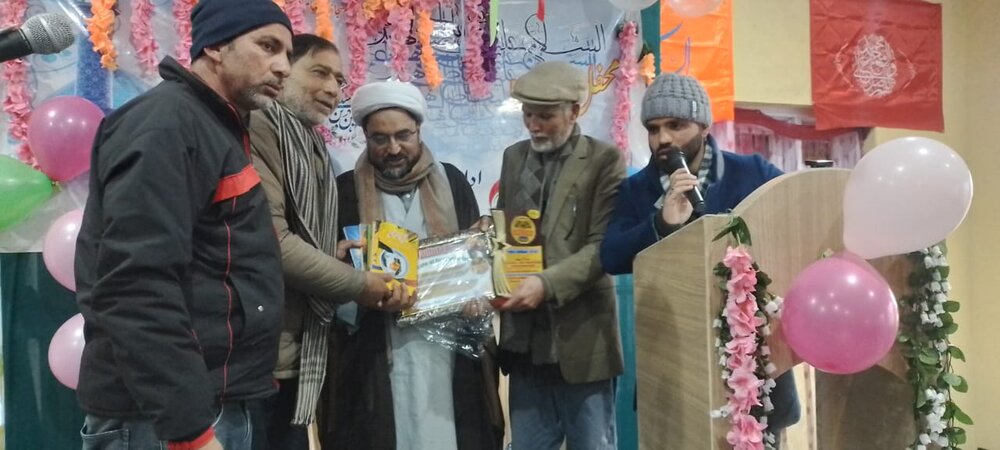 بچوں کو دنیا کی تعلیم کے ساتھ دین بھی سیکھائیں، مولانا غلام محمد گلزار