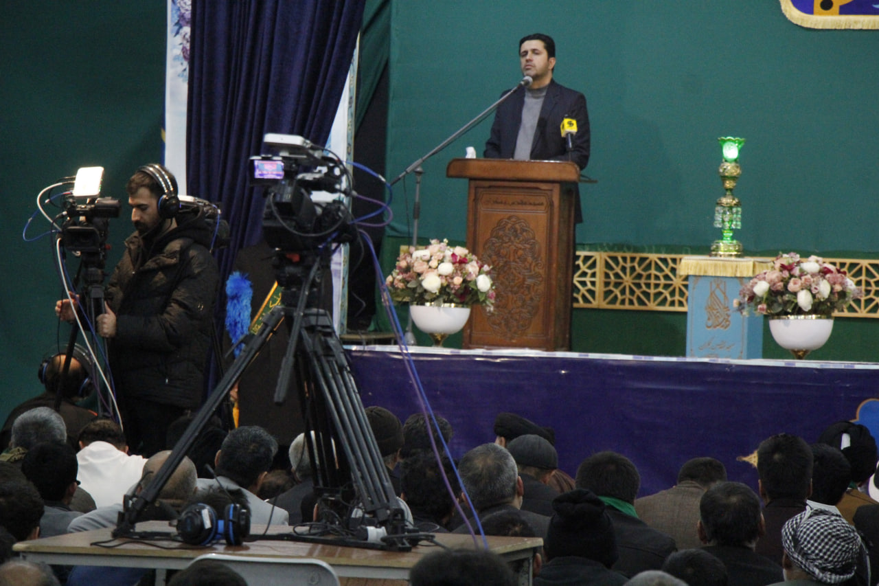 تجلیل از خانواده سه شهید فاطمیون در مسجد جمکران + عکس