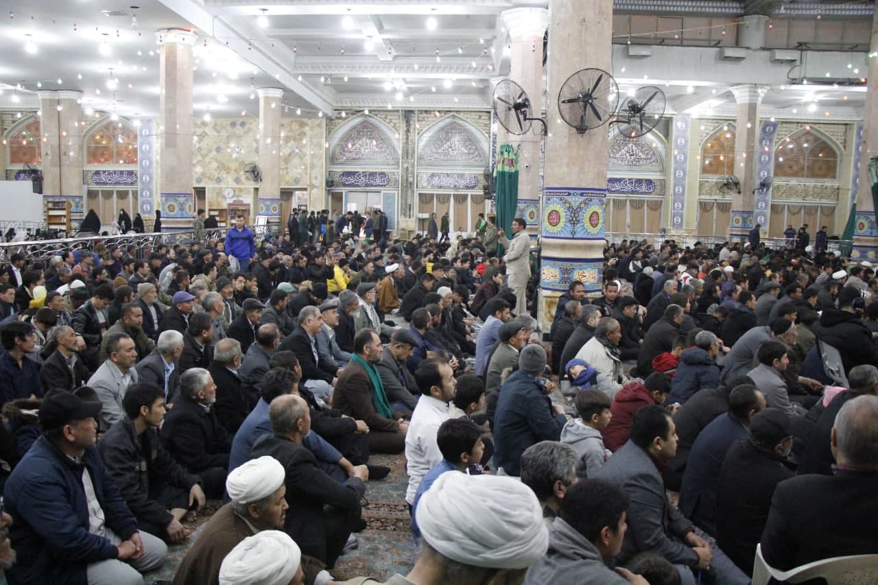تجلیل از خانواده سه شهید فاطمیون در مسجد جمکران + عکس