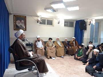 مشکل دشمن با عمامه ما نیست؛ با فکر ما مخالف است