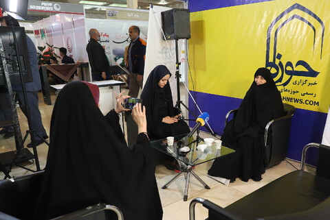 تصاویر/ غرفه خبرگزاری حوزه در سومین روز نمایشگاه رسانه‌های ایران