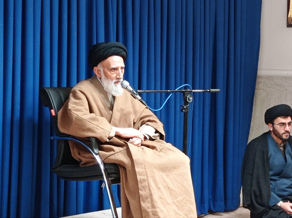 مشکل دشمن با عمامه ما نیست؛ با فکر ما مخالف است