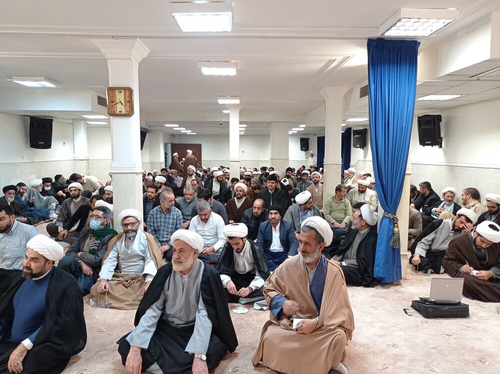 مشکل دشمن با عمامه ما نیست؛ با فکر ما مخالف است