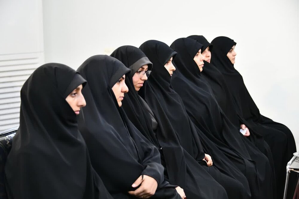 فلسفه تشکیل حوزه های علمیه و رسالت اصلی روحانیت، تبلیغ است