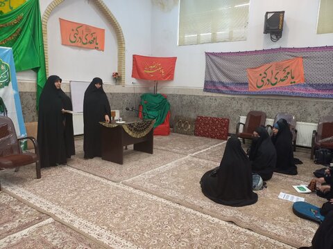 تصاویر برگزاری نشست انتخاباتی در مدرسه فاطمیه خرم آباد