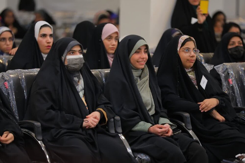 همایش«جوان و آرمانهای جهانی» با حضور بــانـوان جــوان کاشانی