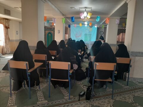 برگزاری کرسی آزاد اندیشی در مدرسه معصومیه (س)خرم آباد