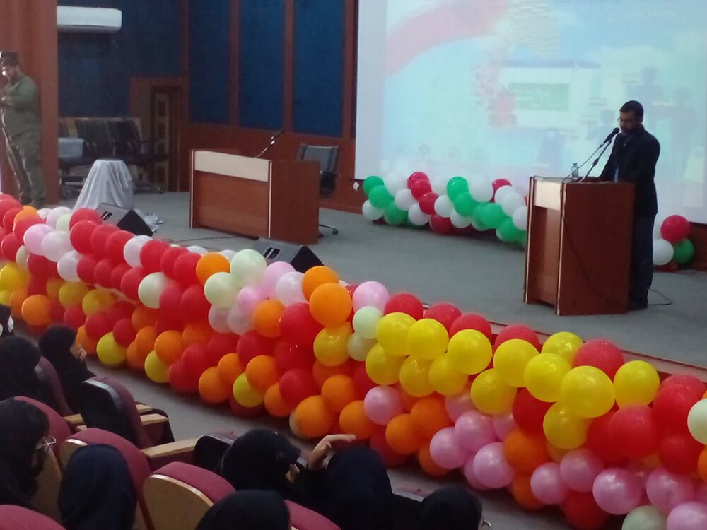 برگزاری آیین باشکوه"جشن تکلیف سیاسی رای اولی ها" در بندرعباس