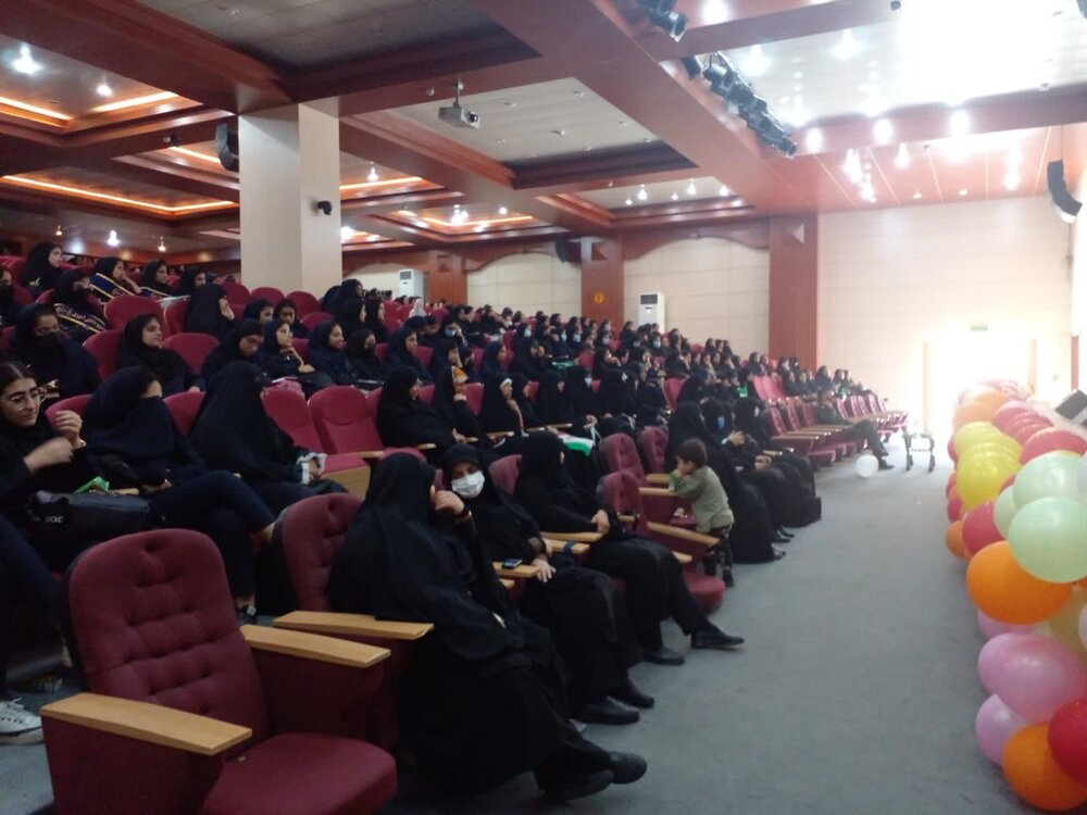 برگزاری آیین باشکوه"جشن تکلیف سیاسی رای اولی ها" در بندرعباس