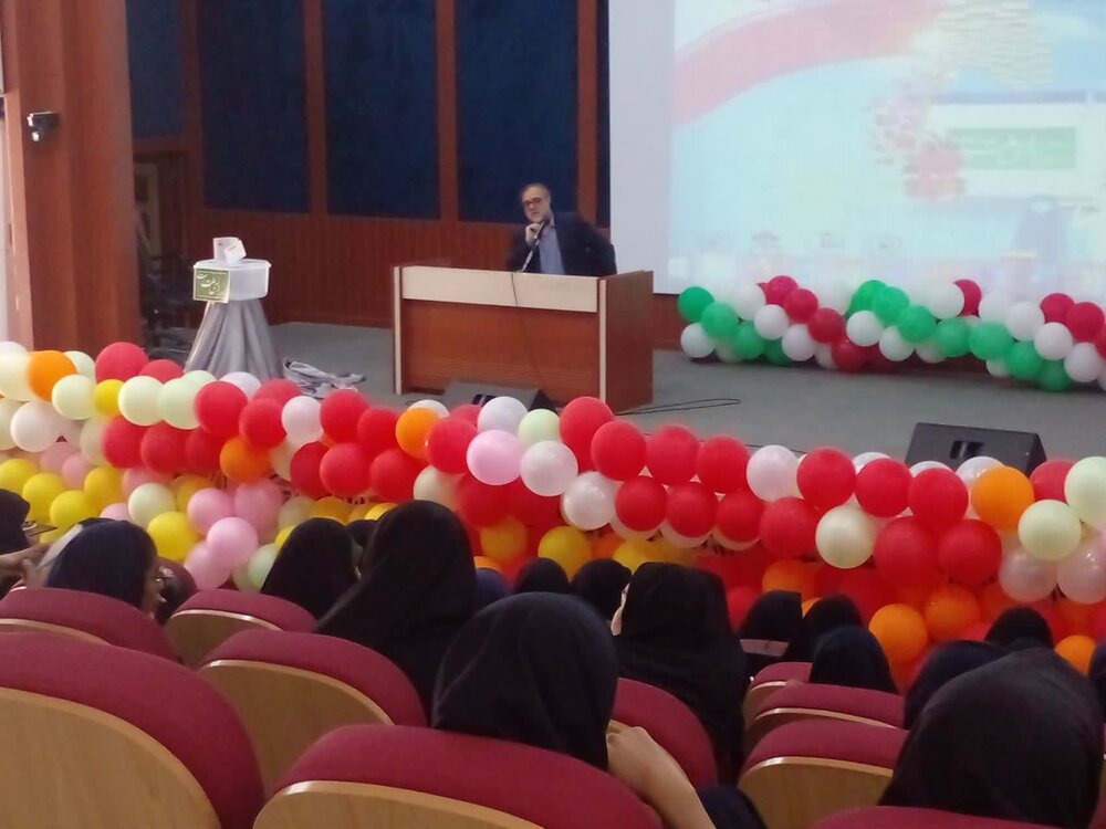 برگزاری آیین باشکوه"جشن تکلیف سیاسی رای اولی ها" در بندرعباس