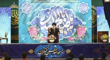 تجدید بیعت ۳ هزار دانشجو با امام زمان(عج) در مسجد جمکران + عکس