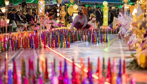 روشن کردن ۱۱۹۰ شمع به مناسبت ولادت حضرت بقیة الله الاعظم(عج) در بین الحرمین کربلا