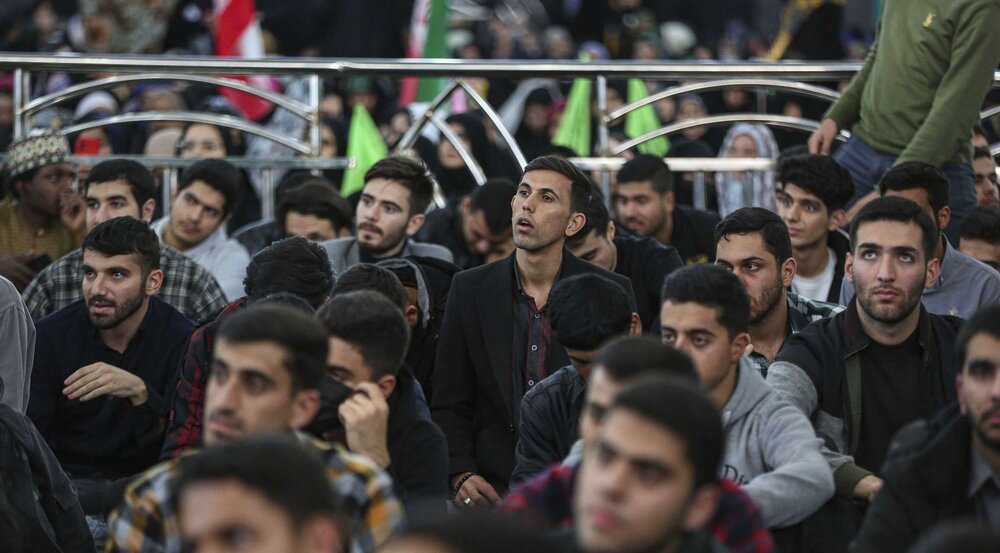 تجدید بیعت سه هزار دانشجو با امام زمان(عج) در مسجد مقدس جمکران تجدید بیعت سه هزار دانشجو با امام زمان(عج) در مسجد مقدس جمکران