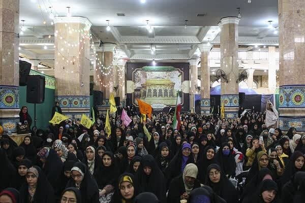 تجدید بیعت سه هزار دانشجو با امام زمان(عج) در مسجد مقدس جمکران تجدید بیعت سه هزار دانشجو با امام زمان(عج) در مسجد مقدس جمکران