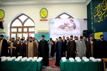 مراسم عمامه‌گذاری ۳۰ نفر از طلاب حوزه علمیه امام خمینی(ره) گرگان برگزار شد + عکس