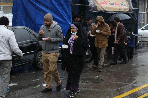 راهپیمایی نیمه شعبان زیر بارش برف در اصفهان