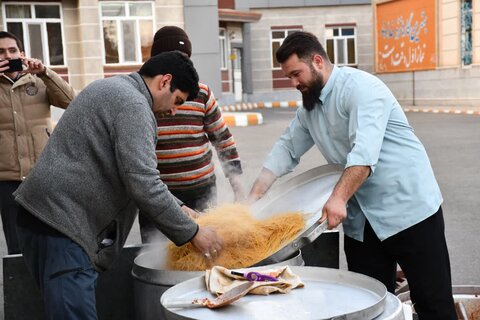 تصاویر/ جشن بزرگ خیابانی نیمه شعبان در خوی