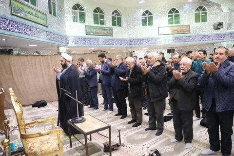 تصاویر/ حضور استاندار آذربایجانغربی در جمع نمازگزاران مسجد حضرت ابوالفضل ( علیه السلام ) اروميه
