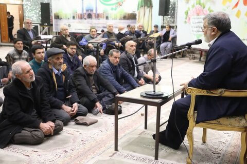 تصاویر/ حضور استاندار آذربایجانغربی در جمع نمازگزاران مسجد حضرت ابوالفضل ( علیه السلام ) اروميه