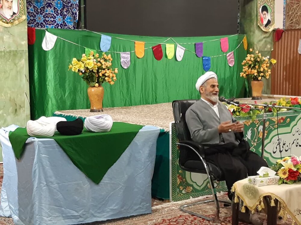 طلاب مدرسه علمیه المهدی(عج) آران و بیدگل معمم شدند+ عکس