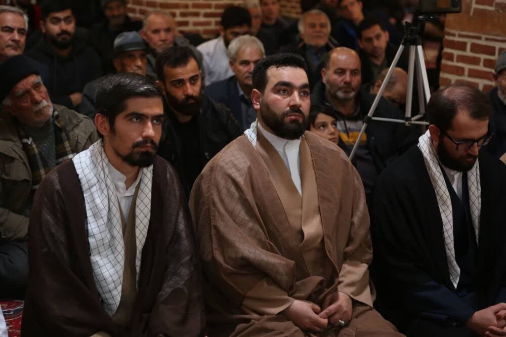طلاب اردبیلی، مفتخر به پوشیدن لباس مقدس روحانیت شدند