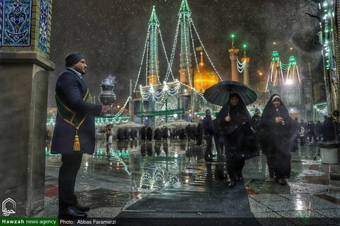 بالصور/  هطول الثلوج الكثيفة في مرقد السيدة فاطمة المعصومة عليها السلام