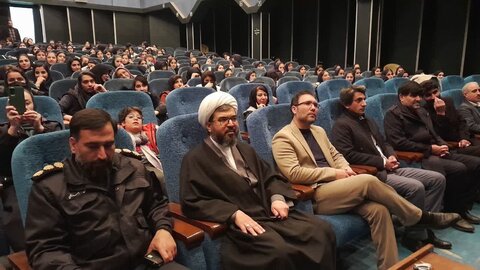 تصاویر جشنواره شعر انتظار با عنوان ظهور باران در الیگودرز