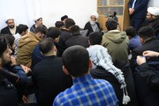 आयतुल्लाहिल उज़मा बशीर हुसैन नजफ़ी की ख़िदमत मे ईरान के पश्चिमी अज़रबैजान प्रांत के मदरसे के प्रतिनिधिमंडल की उपस्थिति