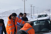 مدیران جهادی یزد به دل جاده های برفی زدند