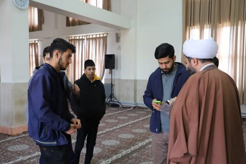 تصاویر/سرکشی مدیر و معاونین حوزه های علمیه کردستان از حوزه مدرسه علمیه کامیاران