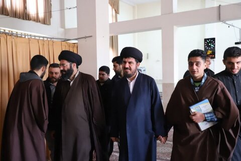 تصاویر/سرکشی مدیر و معاونین حوزه های علمیه کردستان از حوزه مدرسه علمیه کامیاران